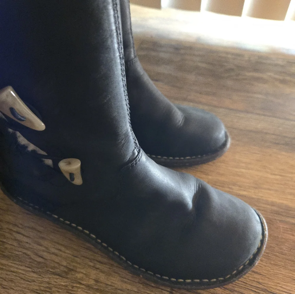 Ugg Leather Snow Boots